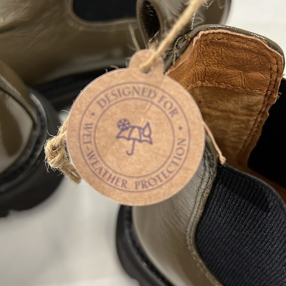 NWT $170 Sofft AQUA Collection Samira Leather Chelsea Boot - Waterproof! - Picture 7 of 9